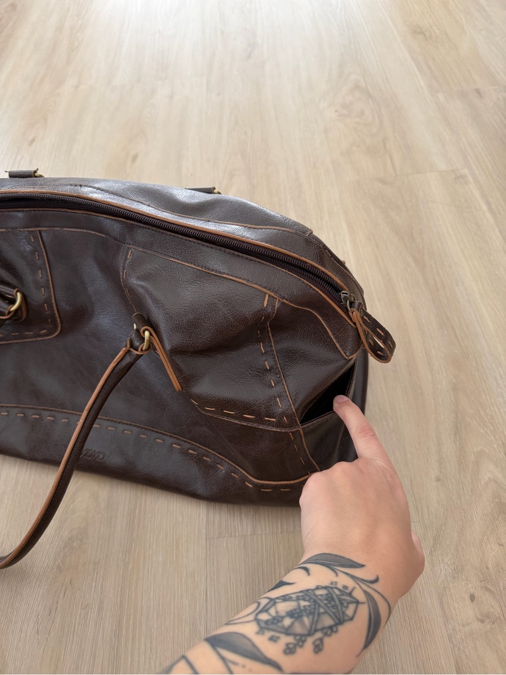 Vintage Brown Faux Leather Bowling Bag Style with Contrast Stitching - Picture 9 of 10